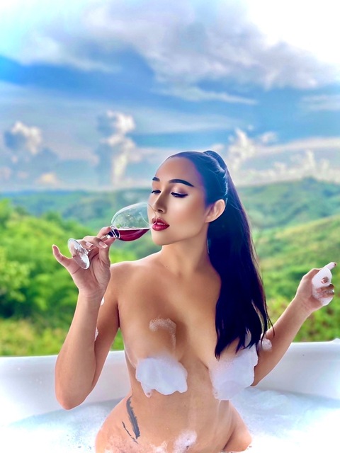 ninewladyboy avatar